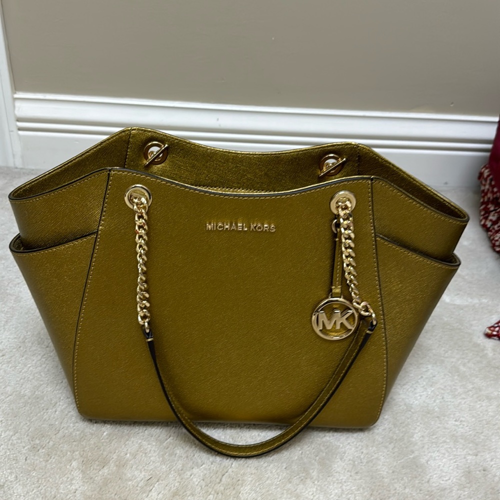 Michael Kors gold purse